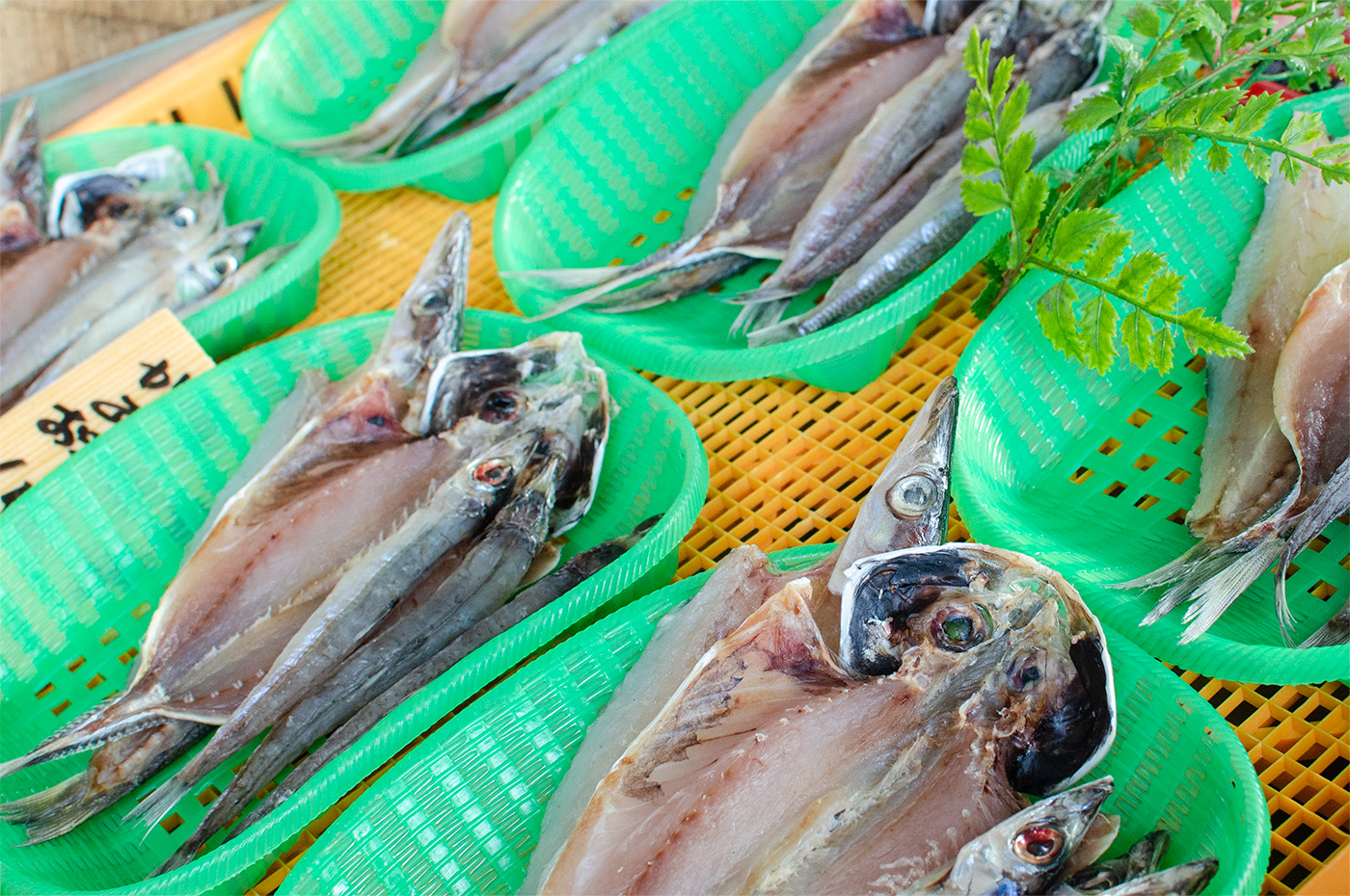 近海で捕れた魚の干物をマルシェ ヴィソンで限定販売